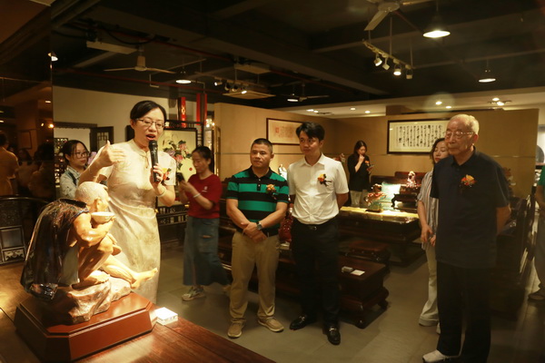 华木苑(中联红木世家)携手新石湾美术陶瓷厂举办艺术联展