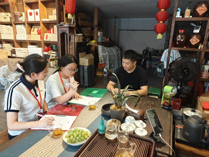渥堆靠数据、茶梗变资源——问山芯茶团队为安化黑茶开出三剂“良方”