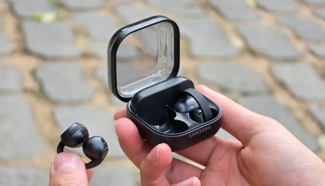 三星首款耳夹式耳机：Galaxy Buds On发布，满电续航9.5小时